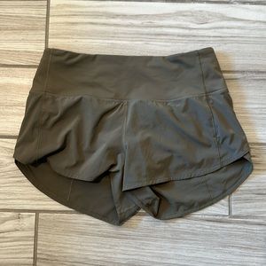 Lululemon Speed Up Mid-Rise Lined Short 4", size 8 green